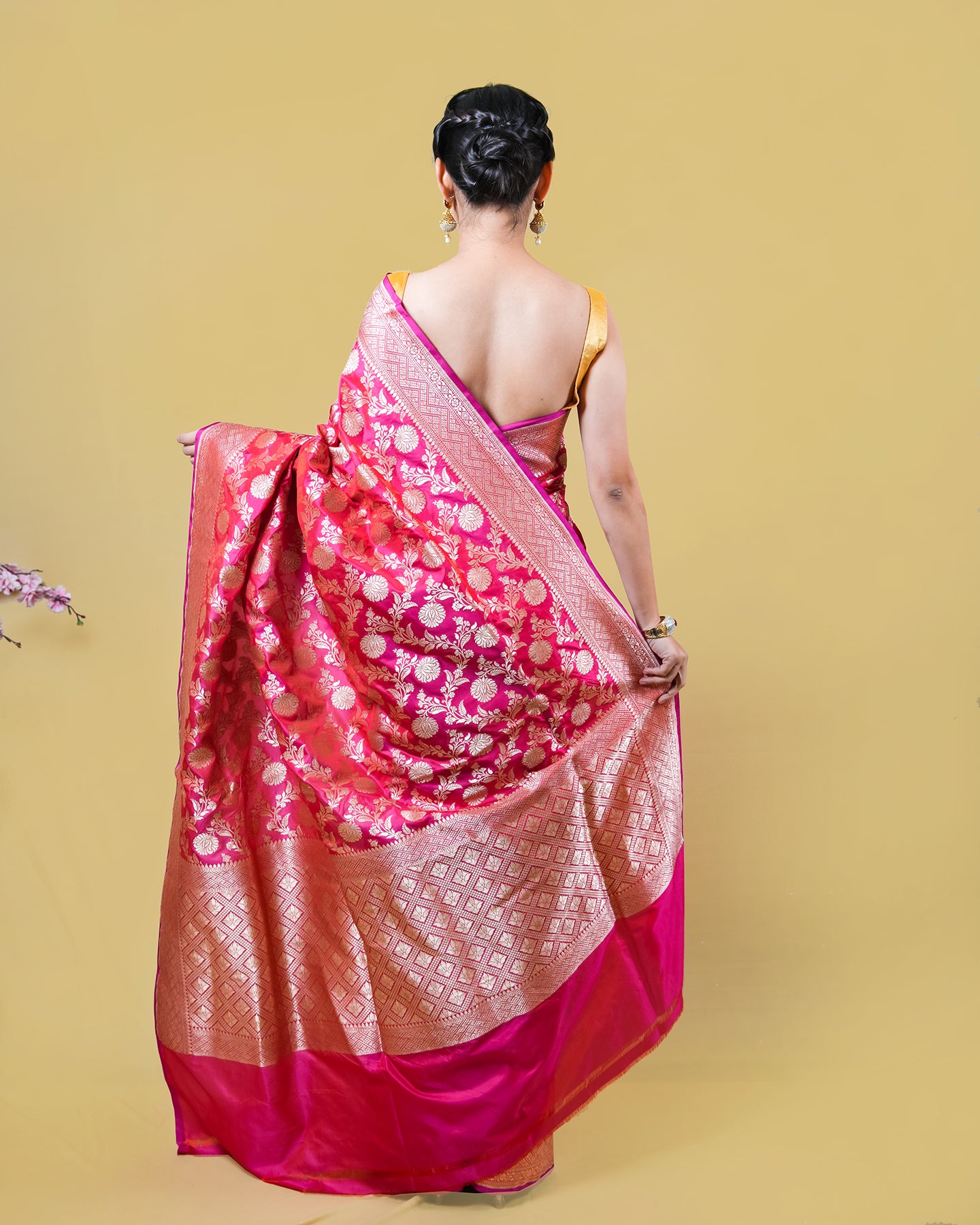 Reddish Pink Floral Katan Banarasi Silk Saree