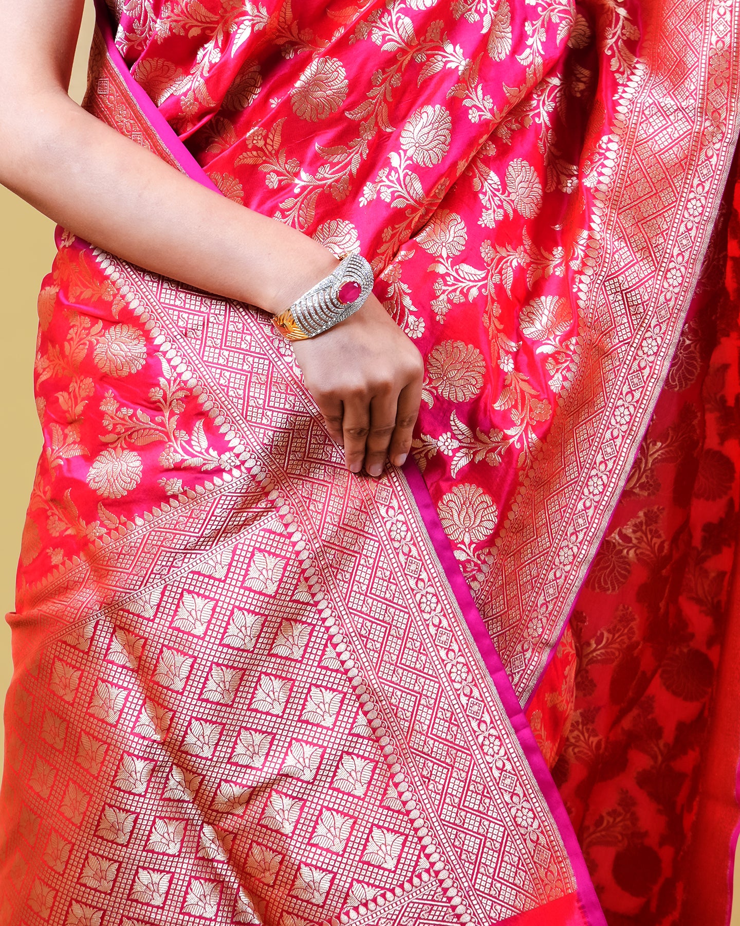 Reddish Pink Floral Katan Banarasi Silk Saree