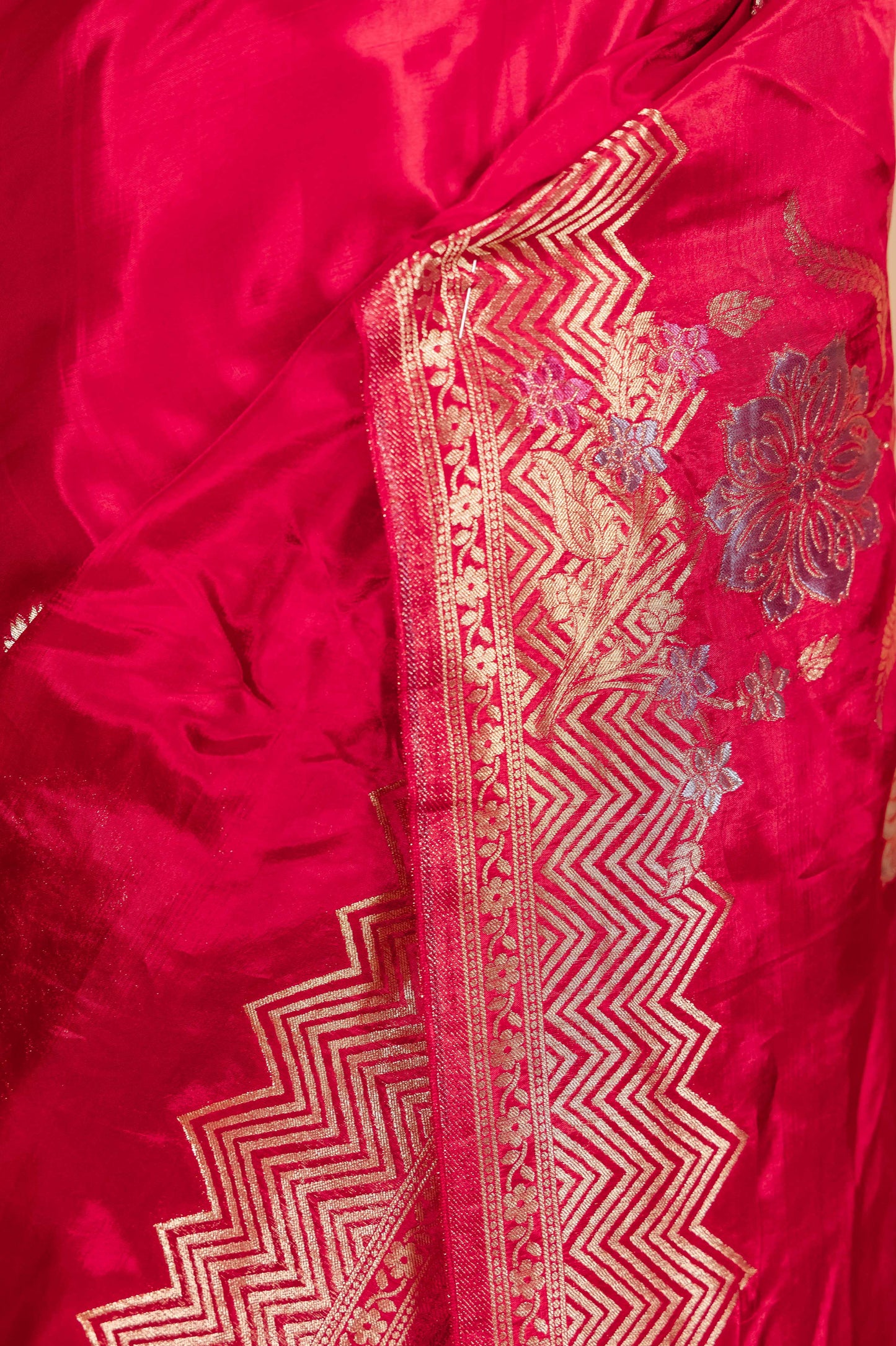 Red Floral Weaving Silk Saree