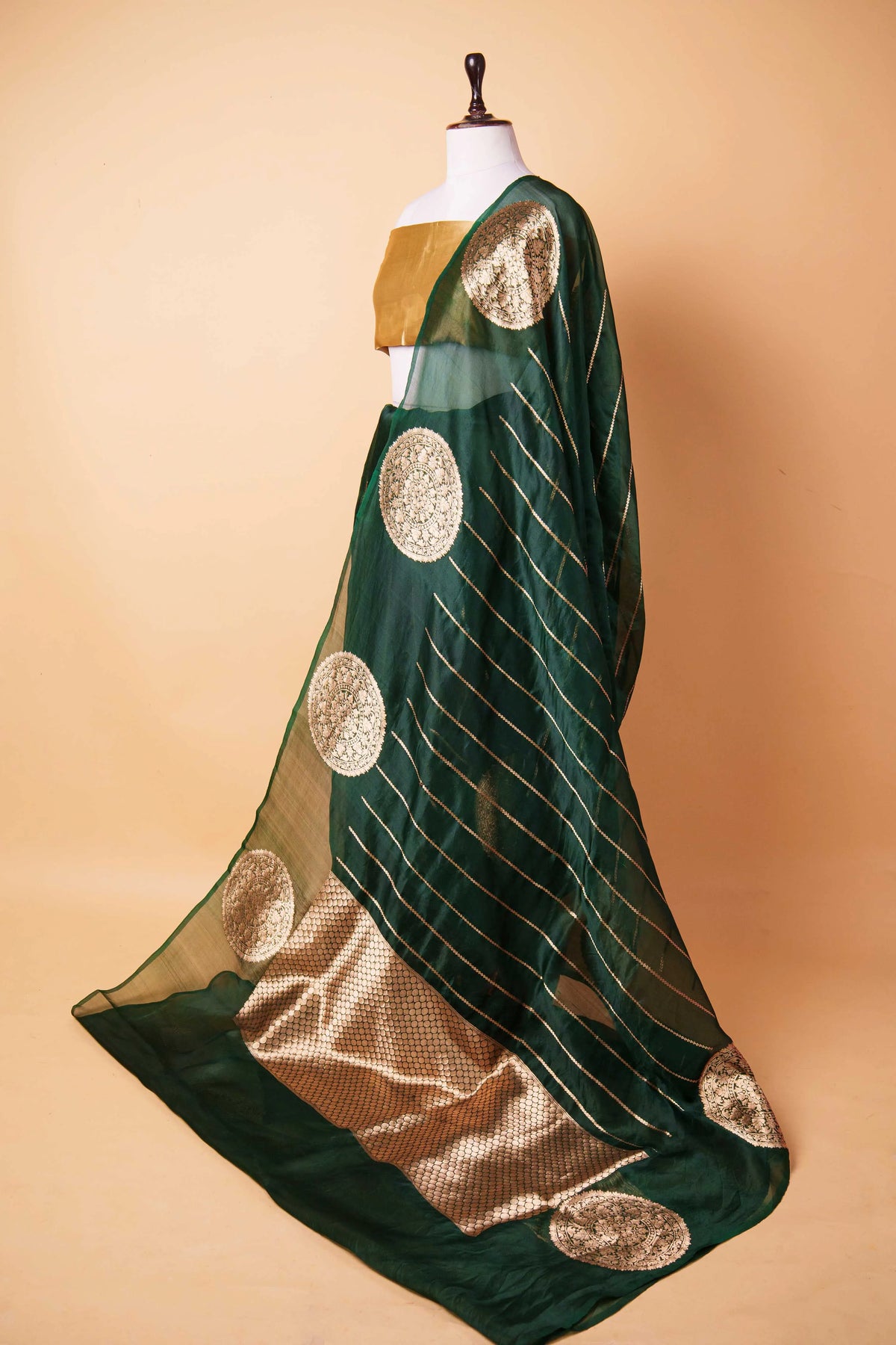 Bottle Green Kadhua Weaving Organza Silk Saree
