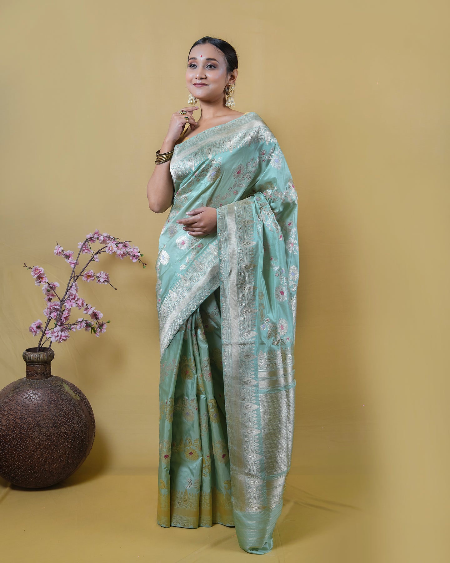 Light Pista Kadhua Jungla Katan Banarasi Silk Saree