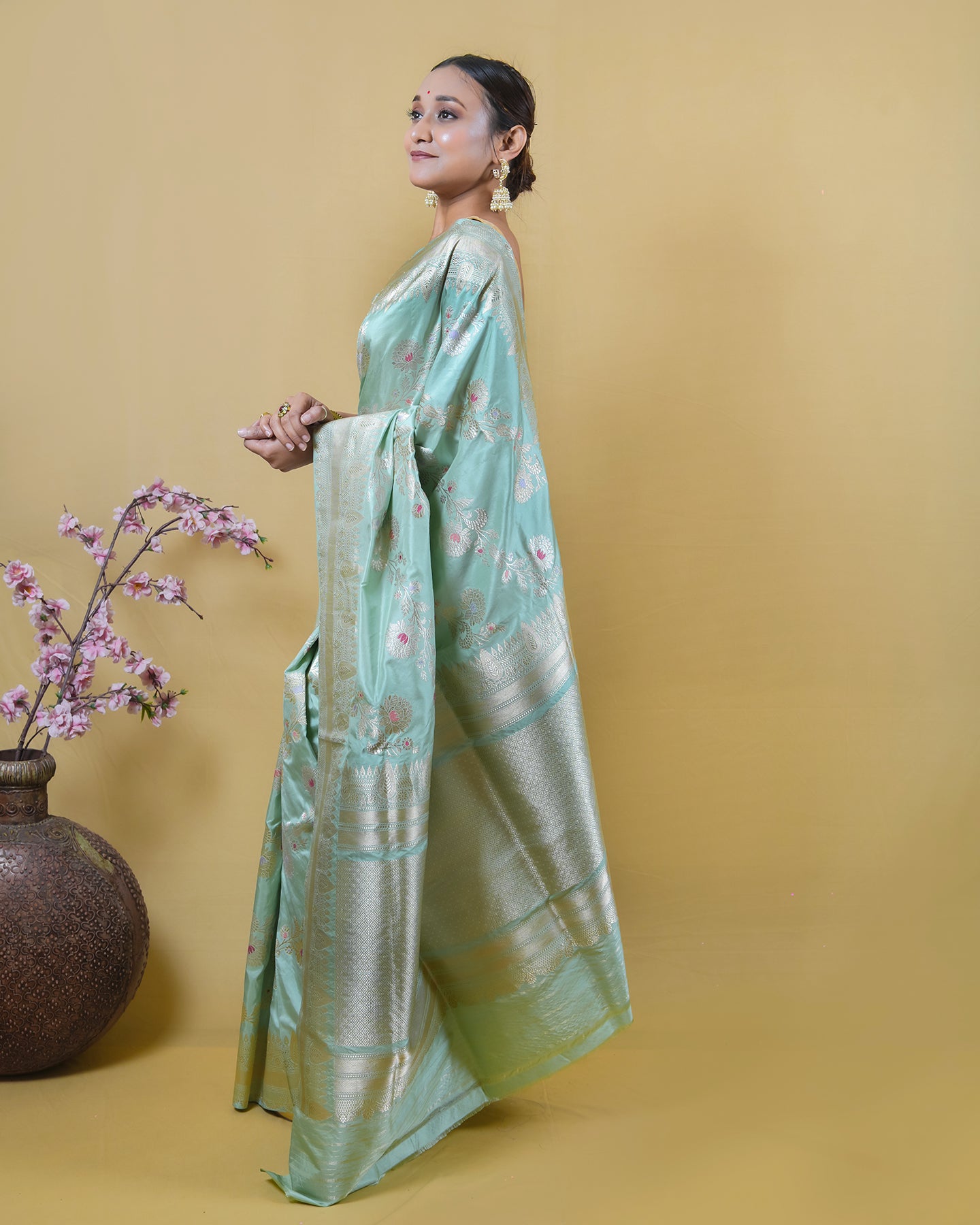 Light Pista Kadhua Jungla Katan Banarasi Silk Saree