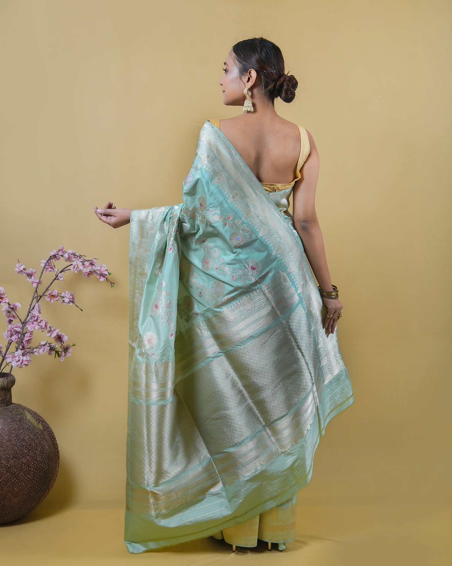 Light Pista Kadhua Jungla Katan Banarasi Silk Saree