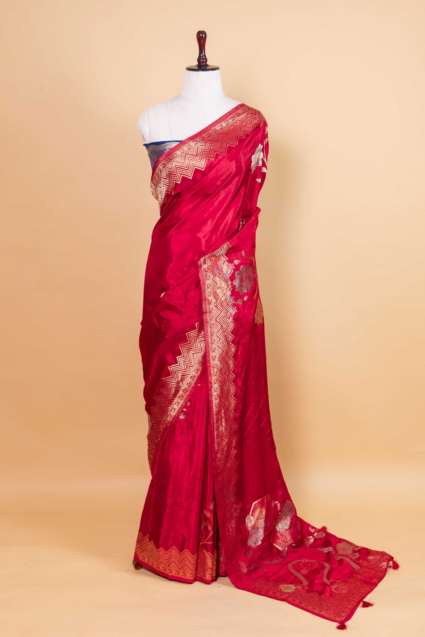 Red Floral Weaving Silk Saree