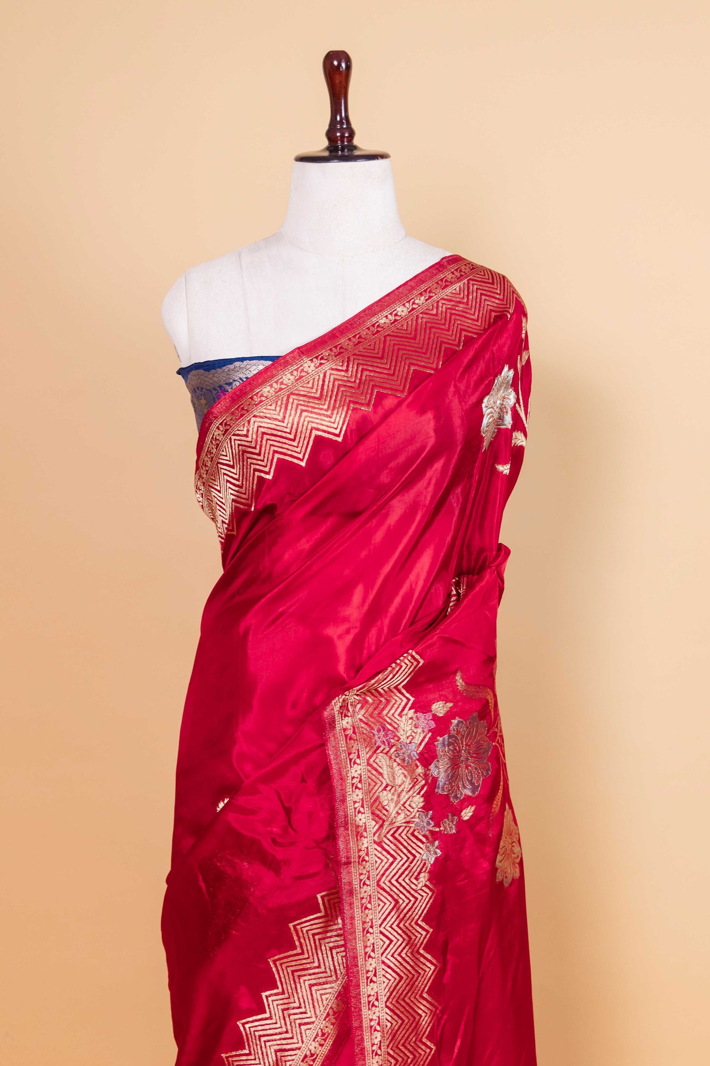 Red Floral Weaving Silk Saree