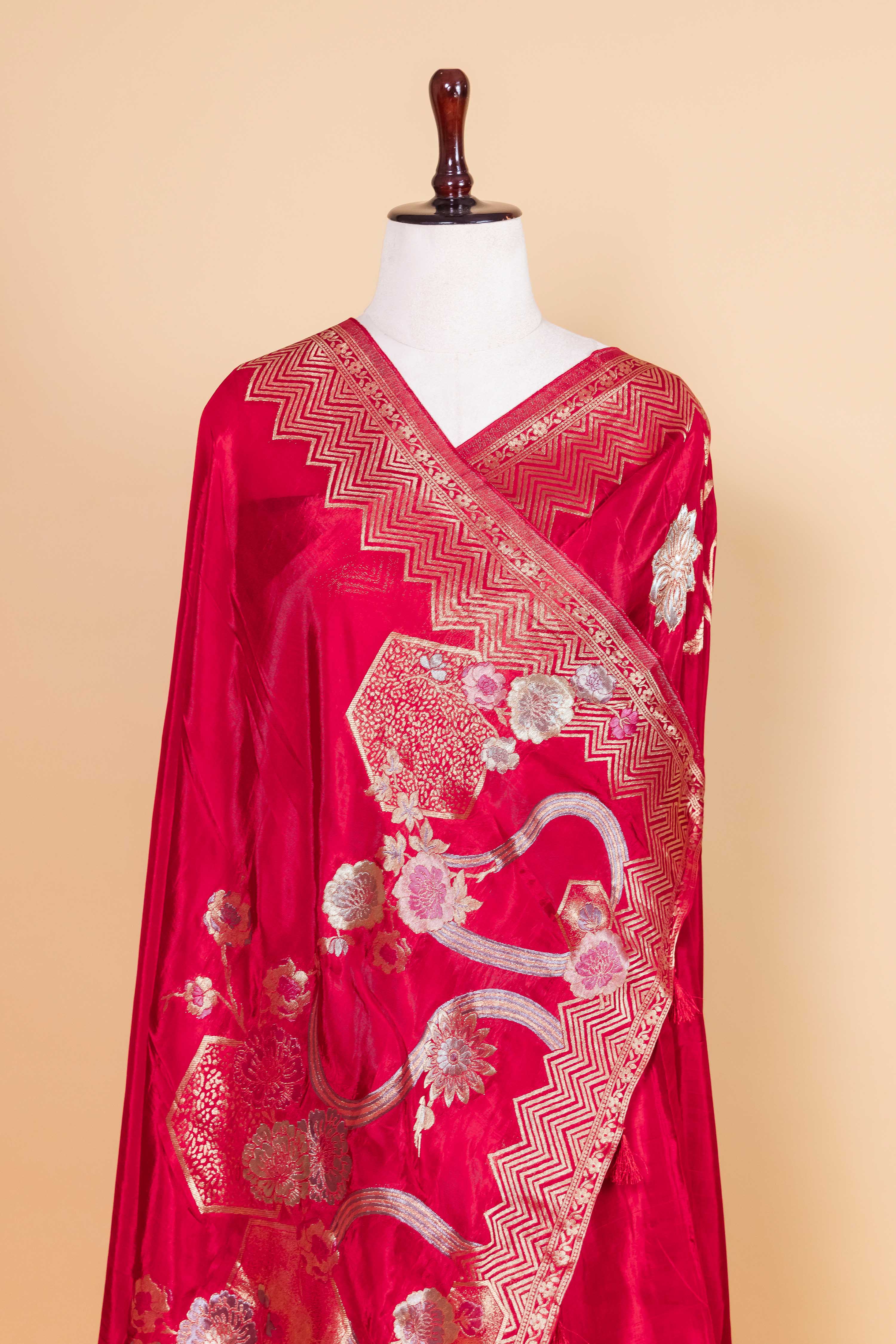 Red Floral Weaving Silk Saree