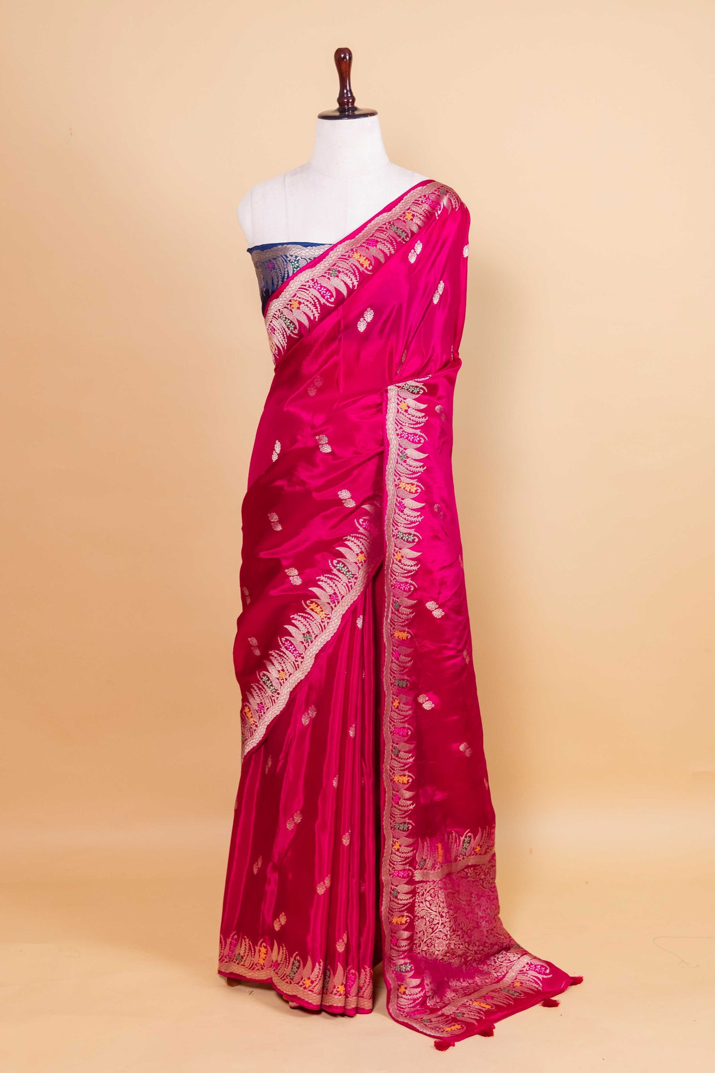 Rani Floral Weaving Silk Saree
