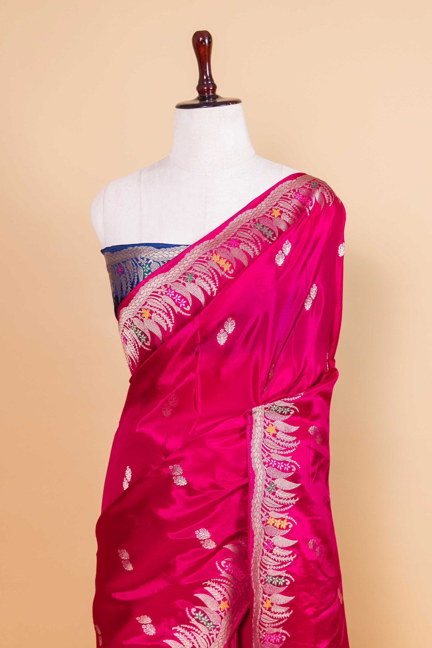 Rani Floral Weaving Silk Saree