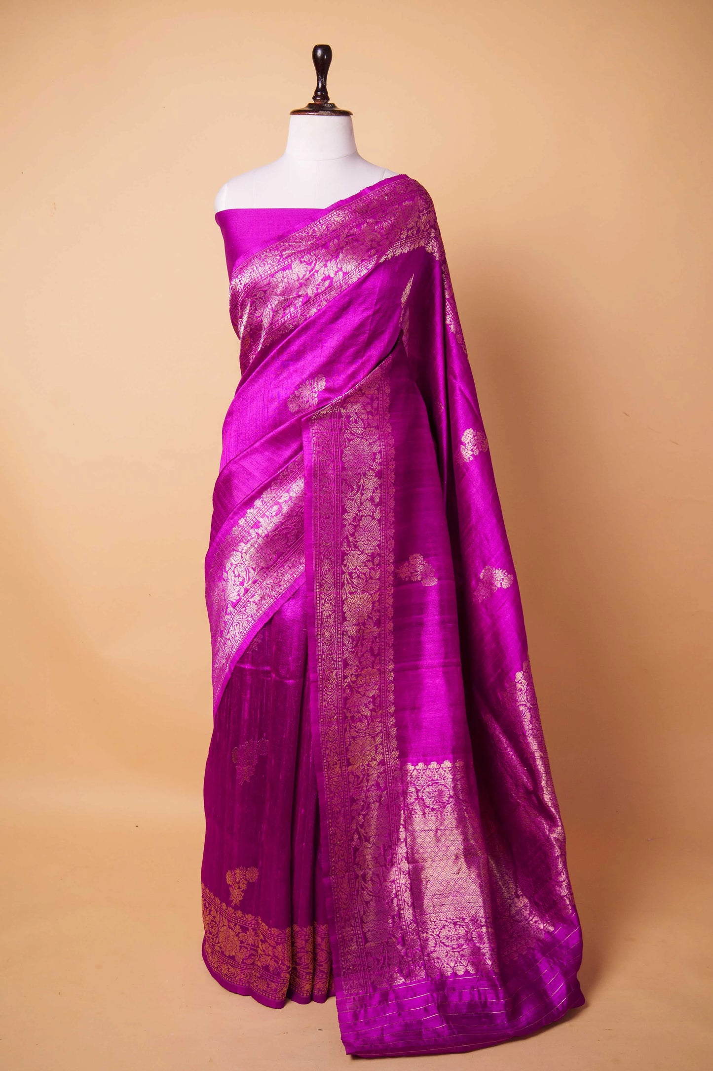 Magenta Handwoven Raw Silk Saree