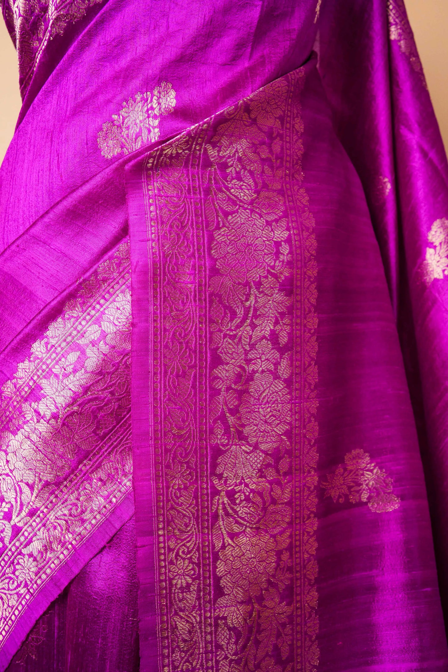 Magenta Handwoven Raw Silk Saree