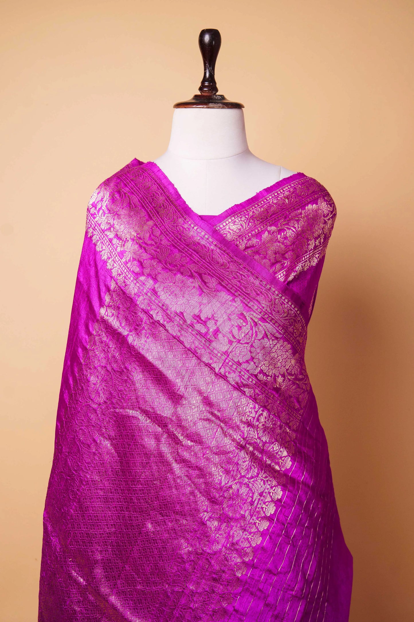 Magenta Handwoven Raw Silk Saree