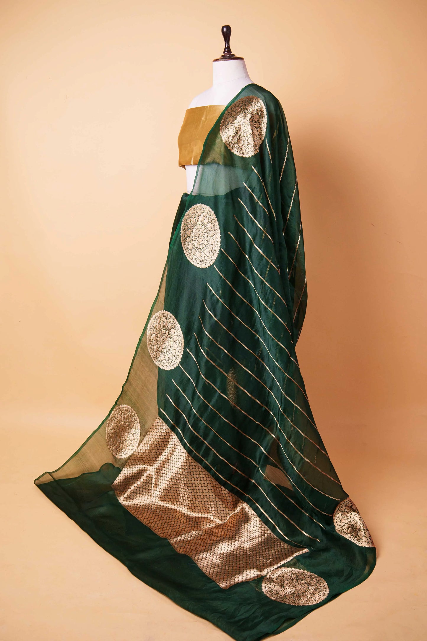 Bottle Green Kadhua Weaving Organza Silk Saree