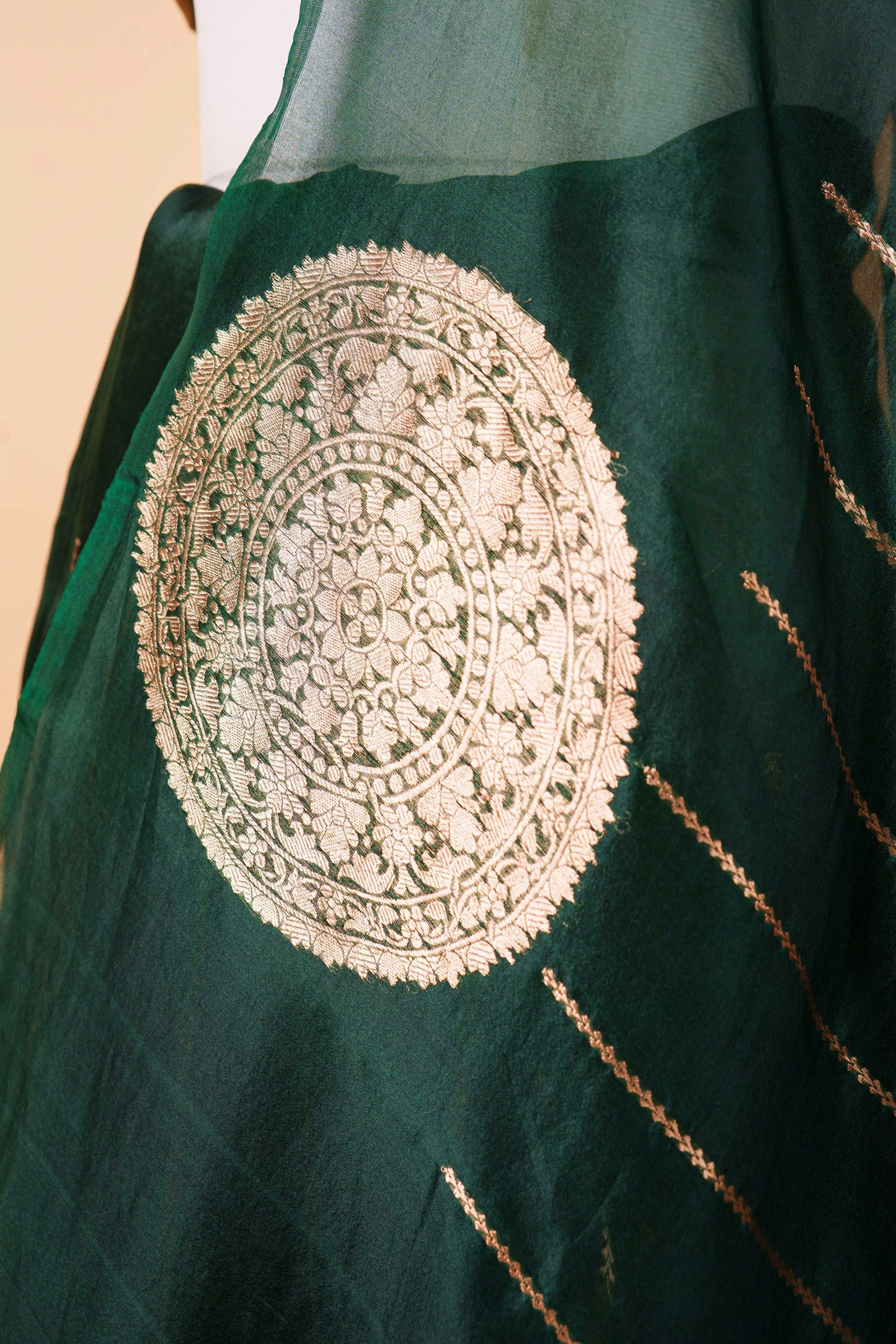 Bottle Green Kadhua Weaving Organza Silk Saree