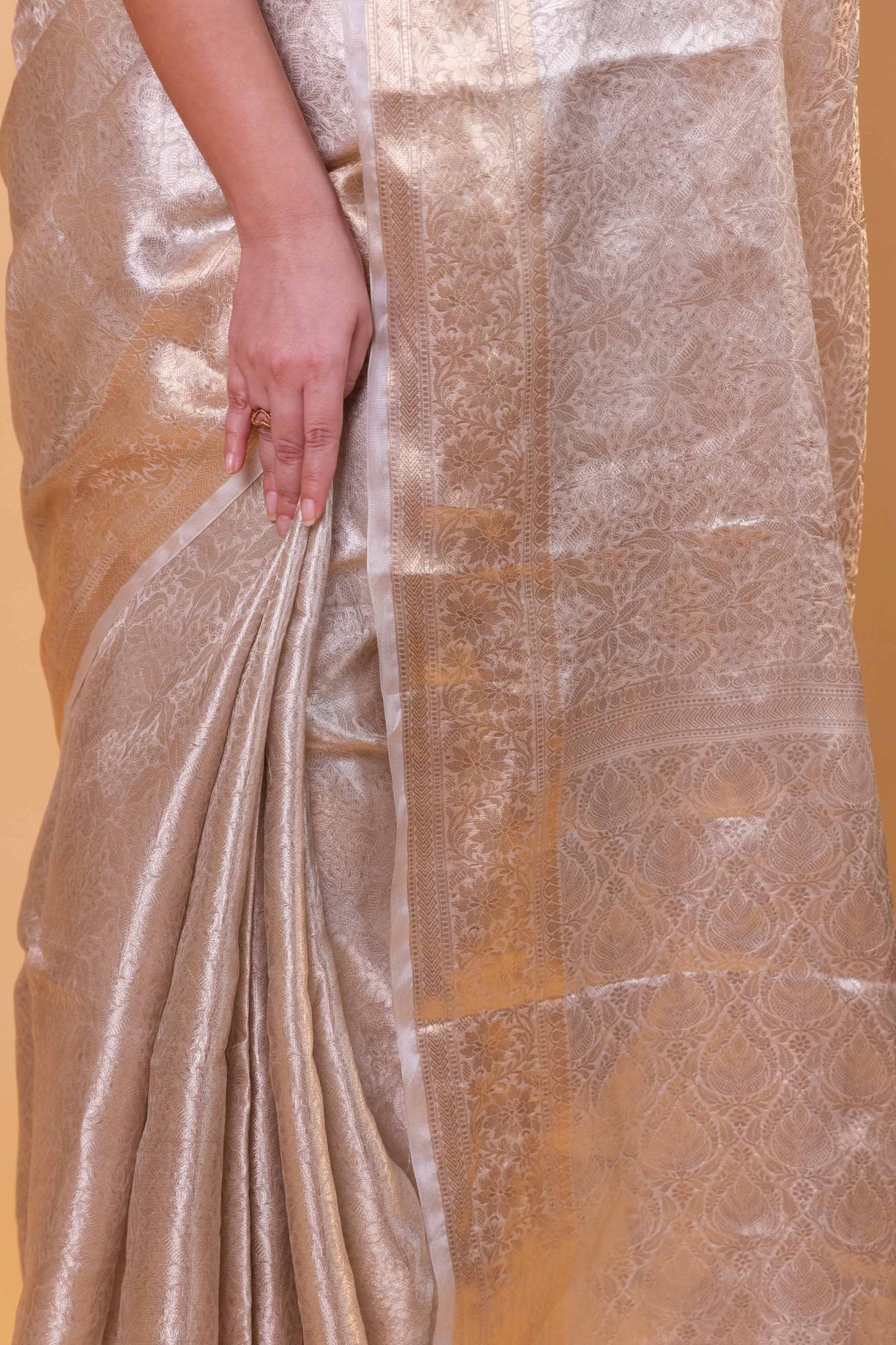 White Sona Rupa Tanchoi Pure Tissue Silk Saree